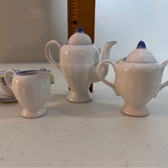 Miniature Porcelain Doll House Tea Set Blue and White Floral with Tray 10 Pieces - Picture 11 of 11